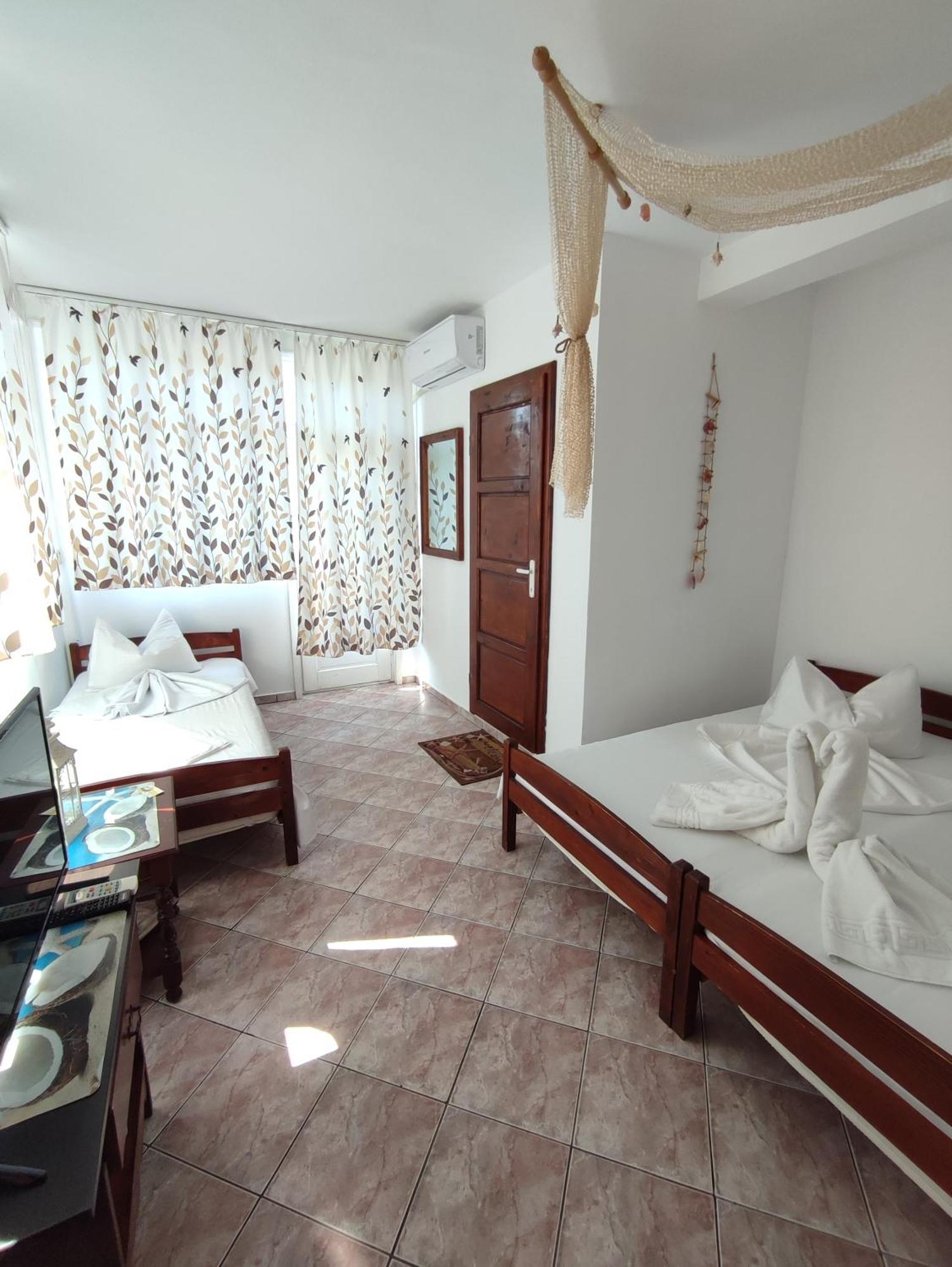 Casa Ellamy Otel Două Mai Dış mekan fotoğraf
